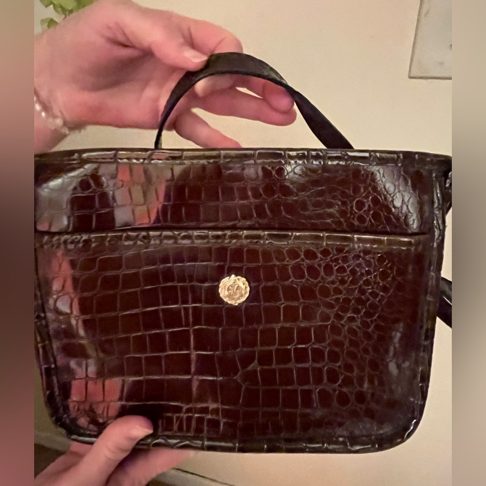 Elegant Brown Crocodile-Embossed Women's Bag